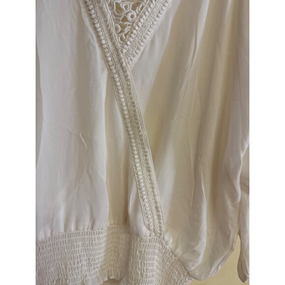 Chicos White Crochet Trim Wrap Style Blouse Size 2 Elegant & Breezy Top - Picture 5 of 8